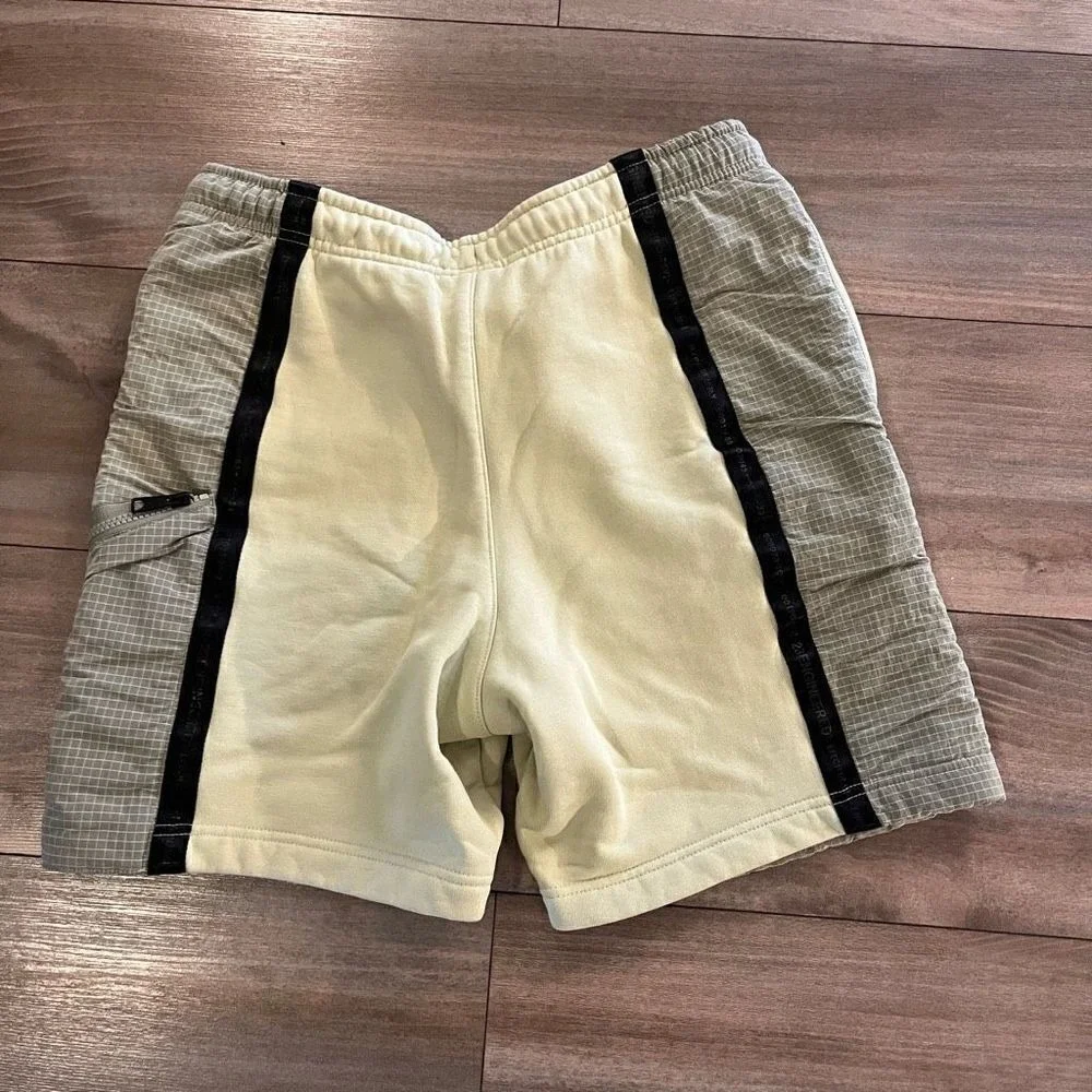 Air Jordan‎ Green Athletic Workout Shorts Men Small Bin L-22